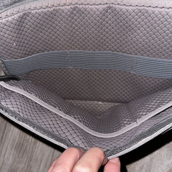 defender-a50 Laptop Briefcase For 14" MacBook Pro / Surface - Picture 11 of 14